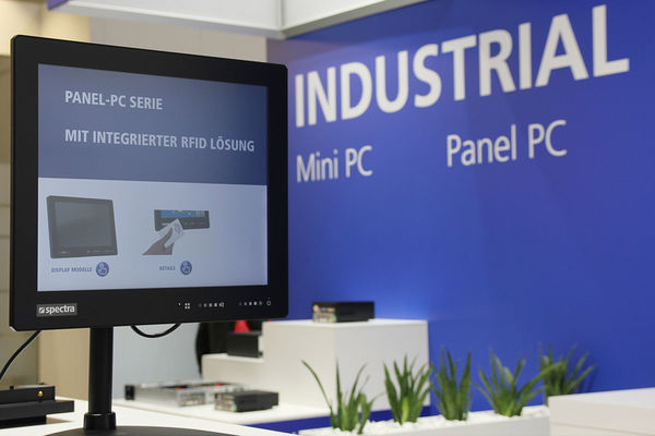 Robust Panel PCs with integrated RFID